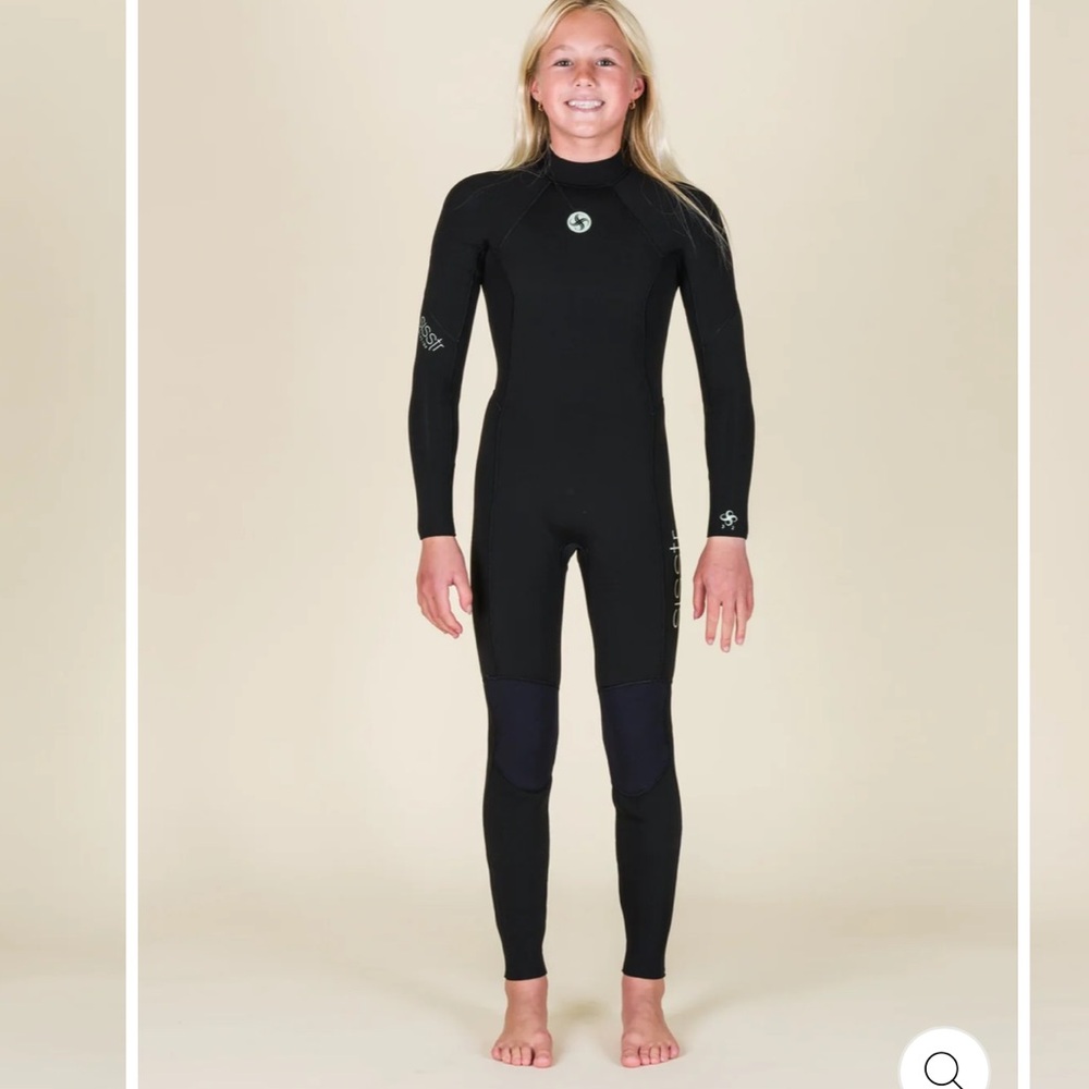 ☀️NWOT “7 SEAS” YOUTH  FULL WETSUIT size 10